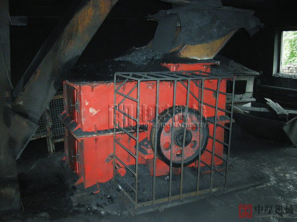 環(huán)錘式破碎機(jī)破煤現(xiàn)場(chǎng)